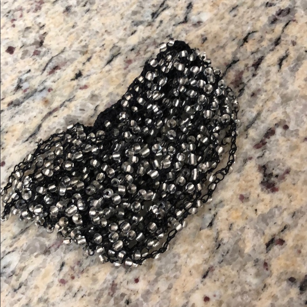 Black & White Bead Bracelet - Picture 3 of 3